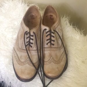 Bedstu Wingtip loafers size 9.5 , tan weather